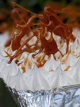 Cargar imagen en el visor de la galería, Tres Leches de Caramelo Salado