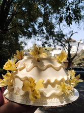 Cargar imagen en el visor de la galería, Dome Cake
