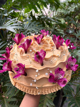 Cargar imagen en el visor de la galería, Dome Cake
