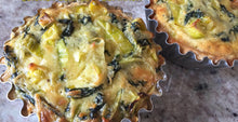 Cargar imagen en el visor de la galería, Quiche de Poro y Bacon
